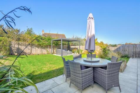 5 Killerton Park Drive (34).jpg