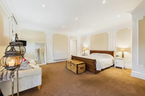 Bedroom One (First Floor)