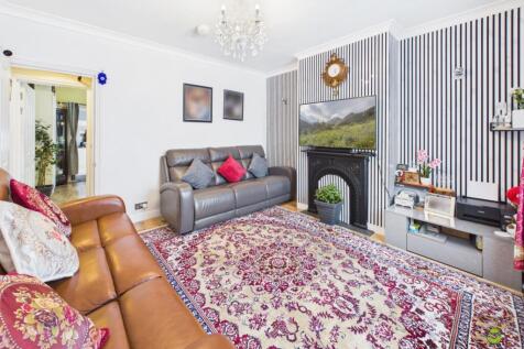 Presented by Clinton at EweMove Bexleyheath and Da