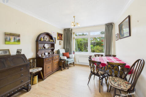 CAM03852G0-PR0407-STILL024