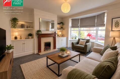 Lounge- staged .jpg