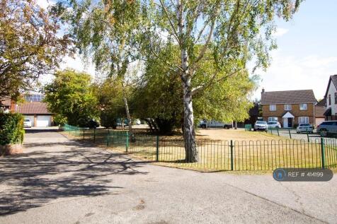 Private Road &amp; Green