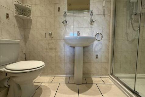 Bedroom with ensuite