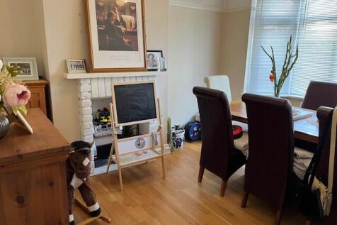 Front Reception Rooom