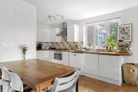 Reception/Kitchen