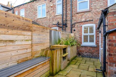 COURTYARD 3