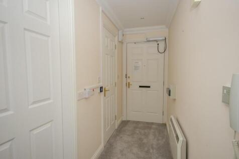 Entrance hall.jpg