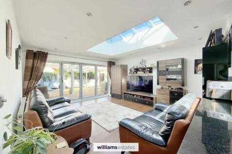 Open Plan Kitchen / Living