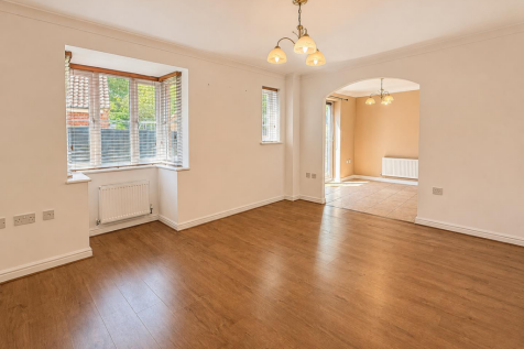 Lounge/ Dining Area
