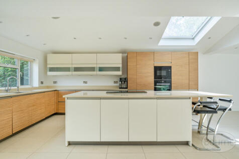 d53d2232-b285-44e...