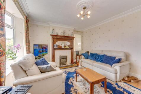 KITCHEN, UTILITY ROOM, DINER AND LIVING ROOM