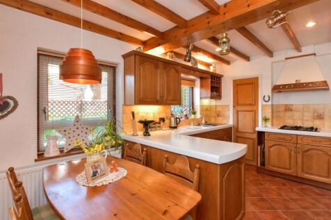 Kitchen/ Breakfast Room