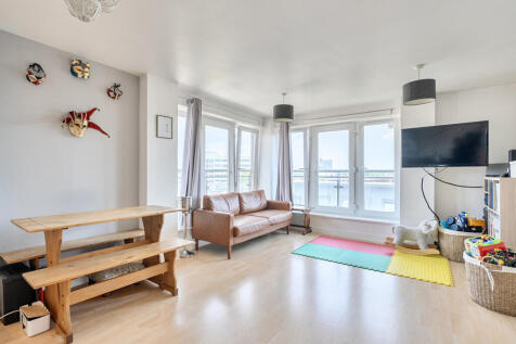 Reception/Kitchen