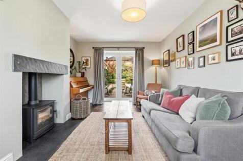 3 Burton Edge Sitting Room