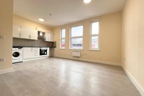 COUNCIL TAX AND WATER INCLUDED! We are delighted to offer you this fantastic self-contained studio apartment, situated in a brand new development in an excellent high street location.