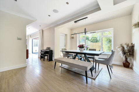 1306726-9-6853421...