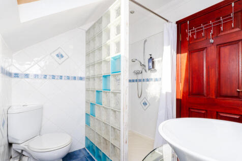 5 bed, 5 bath Detached in Glasgow - Photo 52