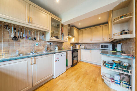 1377164-11-6911f0...