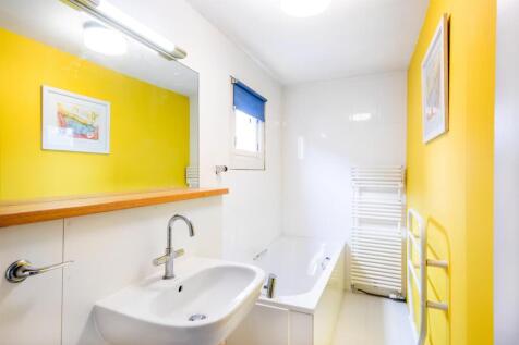 Second Floor Bathroom.jpg