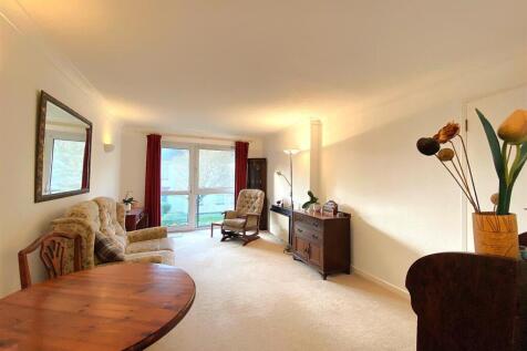 35 Homelawn House - Lounge1.jpg