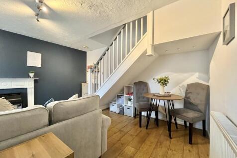 LOUNGE DINING ROOM