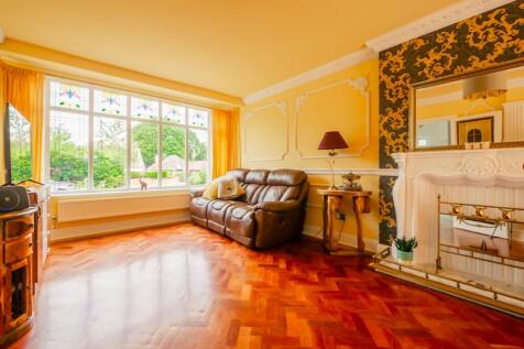 Living Room/Dining Room