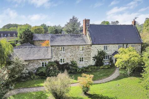 Lower End Farmhouse, 10 High Street South, Tiffiel