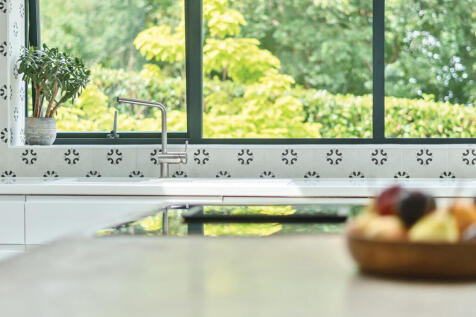 1310935-19-685c44...