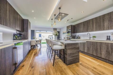 15 Wykeham Place, Fareham-PorticoMarketing-SoldBy-