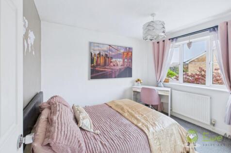 CAM02351G0-PR0073-STILL025