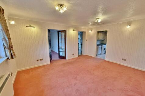 Dining room to lounge and Kitchen