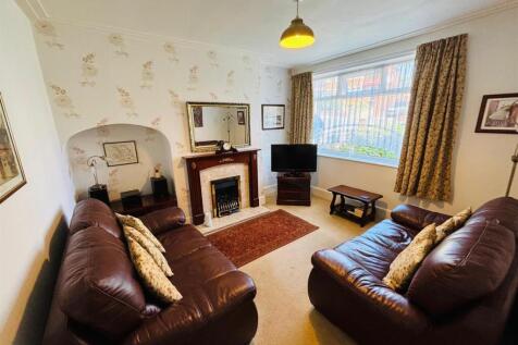 Living Room: