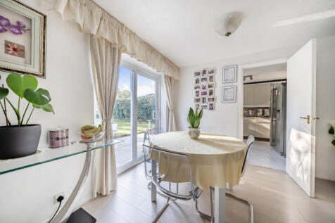 1358354-3-68d273d...