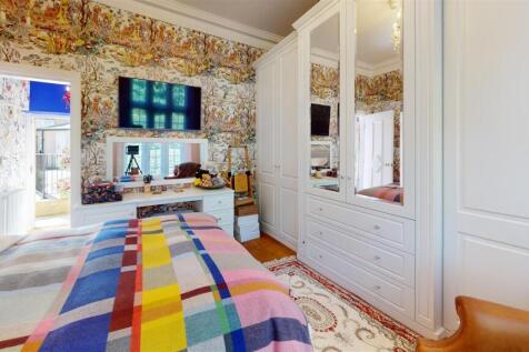 Eshton-Hall-Bedroom 2.jpg