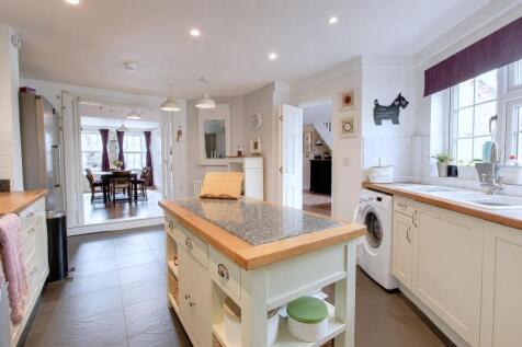 Kitchen B.jpg