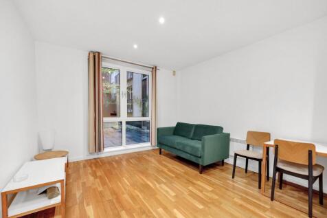 Available September 2026, a stylishly furnished one bedroom apartment within this popular residential building with 24 hour concierge. 10 Hosier Lane was developed by Modern City Living (United House)
