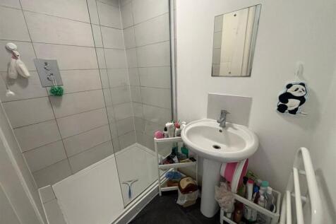 2A ROCK STREET SHOWER ROOM.jpg