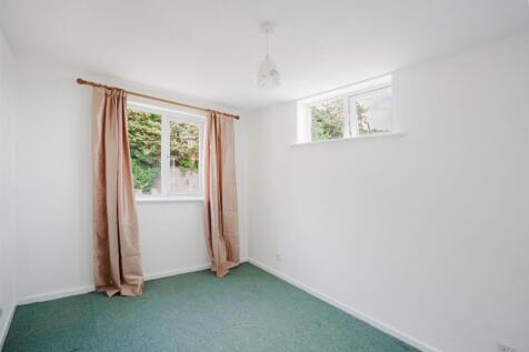 37 Cedar Court 14.jpg