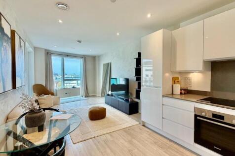 Gallions Road, E16, 1 bedroom for sale by Barrain