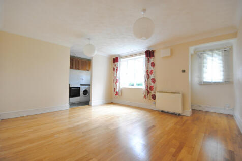 4 hunters court loun