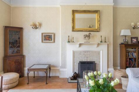 8 bed, 2 bath Semi-Detached in Bristol - Photo 25