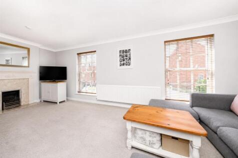 63-Goldsmith-Way-2010.jpg