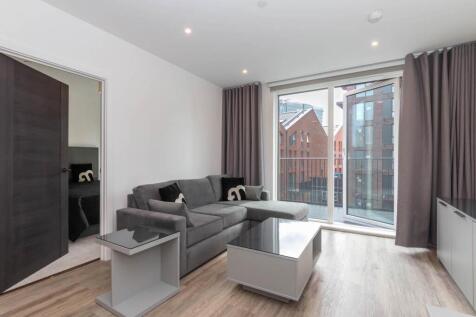Lounge/Dining Area