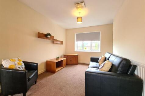 404B Milton Rd Living Room.jpg