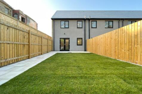 1TransvaalTerrace-Hamond Estates-Back garden.jpeg