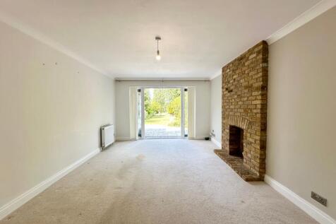 Lounge looking to garden