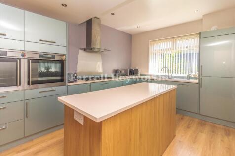 Kitchen image 4