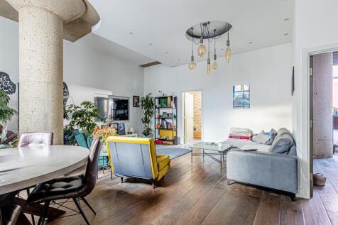 Ziggurat Building (4).jpg