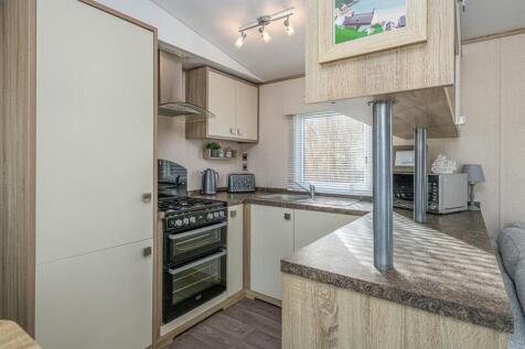 Y4-ABERAFON-PARK-KITCHEN-04.jpg