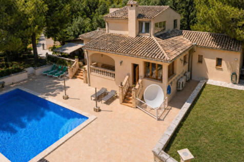 Aerial view of the finca